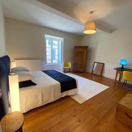 Le Durivum Hotel Montaigu-Vendee Bagian luar foto