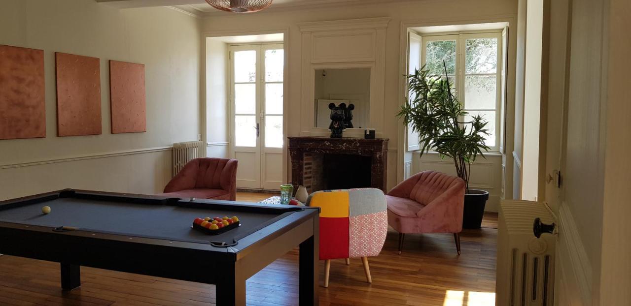 Le Durivum Hotel Montaigu-Vendee Bagian luar foto