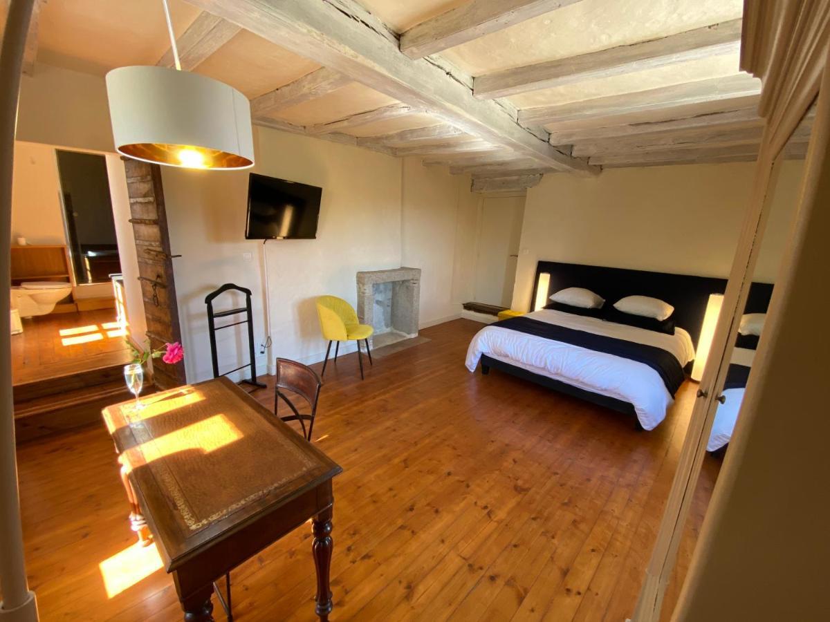 Le Durivum Hotel Montaigu-Vendee Bagian luar foto