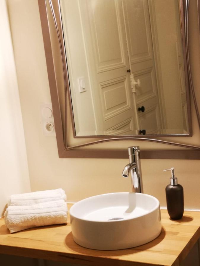 Le Durivum Hotel Montaigu-Vendee Bagian luar foto